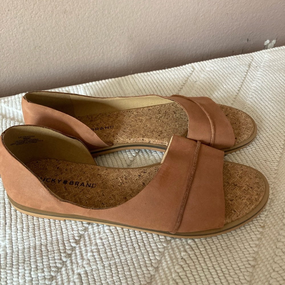 NWOT Women’s Lucky Brand Slip On Shoes